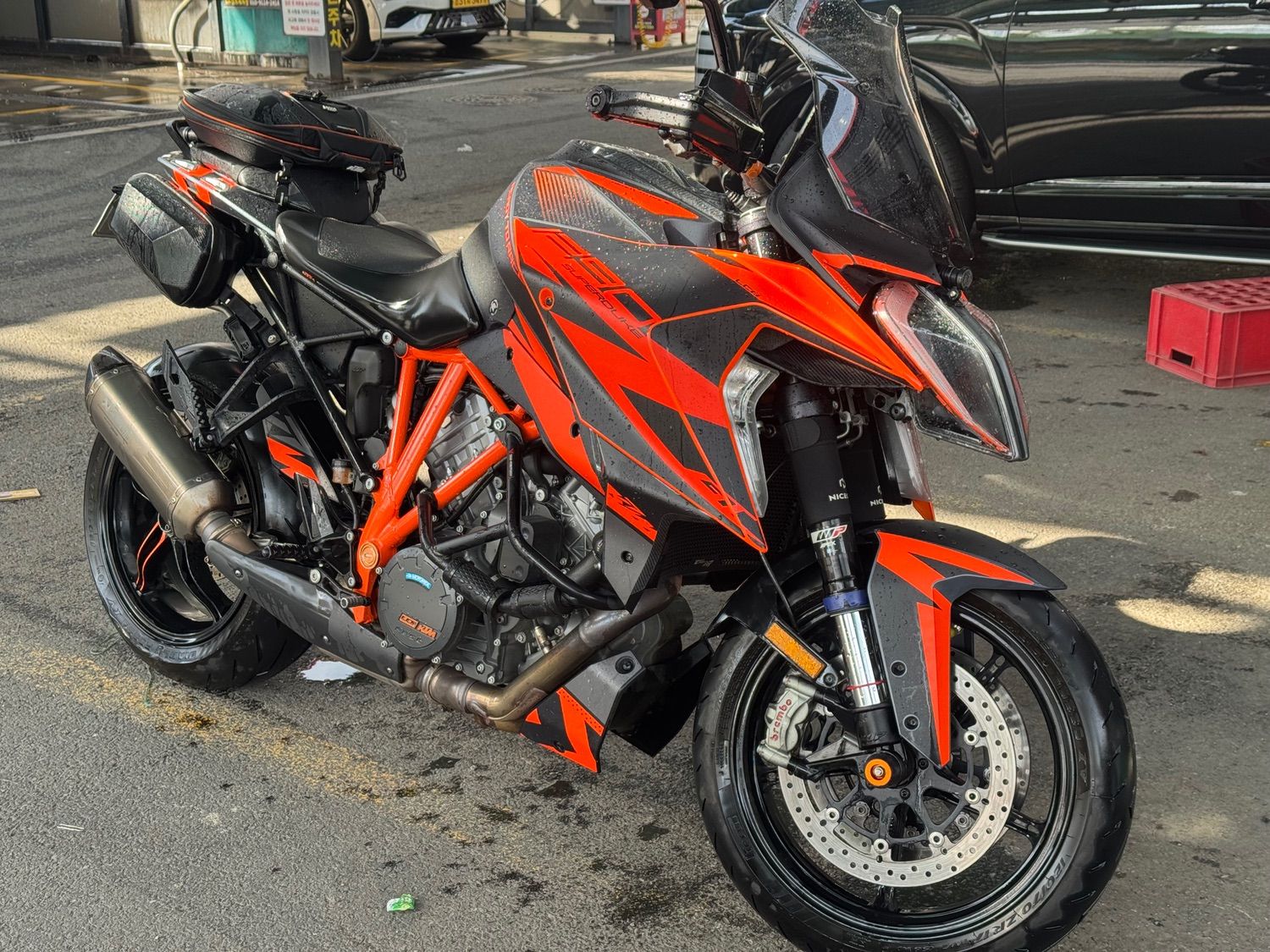 KTM 1290 슈퍼듀크 GT 2022 레드 사진 2