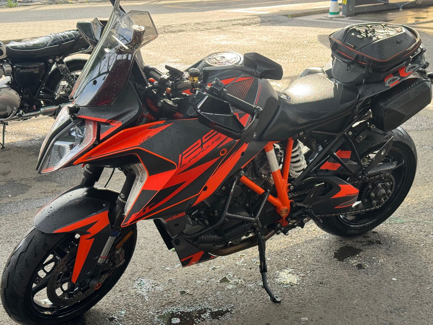 KTM 1290 슈퍼듀크 GT 2022 레드 사진 6