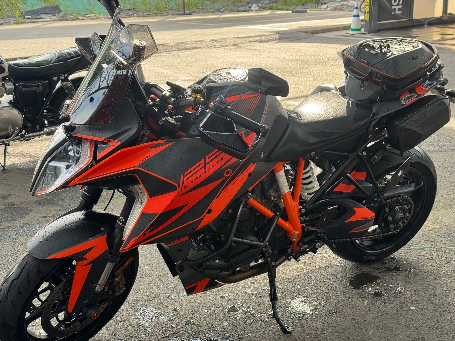KTM 1290 슈퍼듀크 GT 2022 레드 사진 7