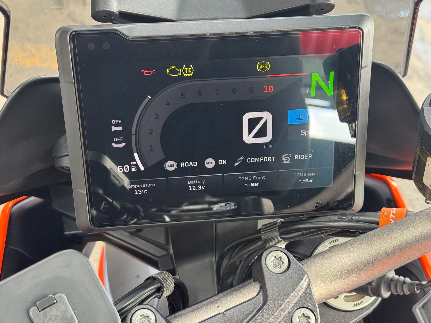 KTM 1290 슈퍼듀크 GT 2022 레드 사진 4