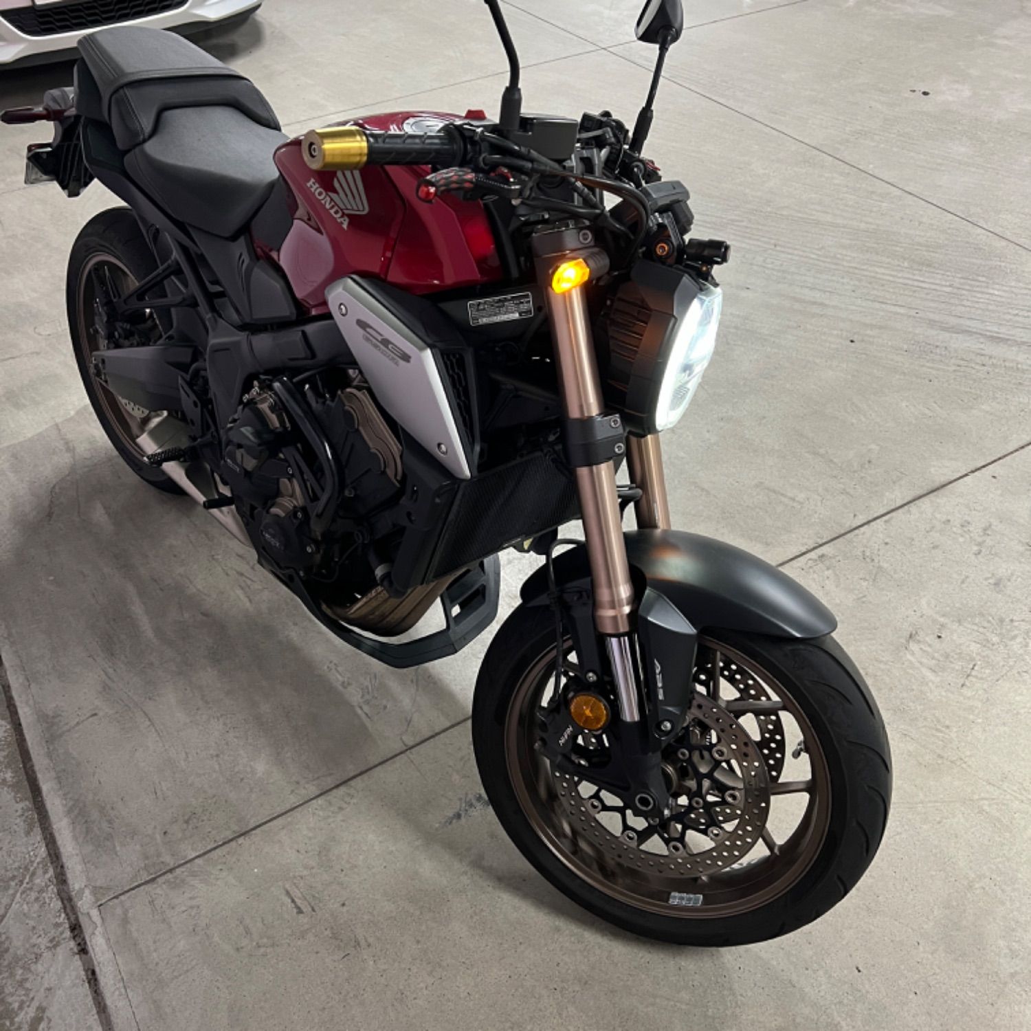 혼다 CB 650 R 2019 버건디 사진 4