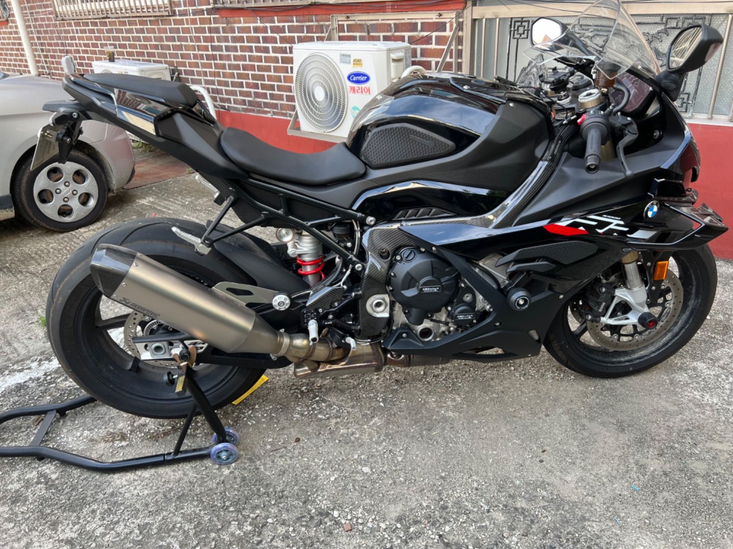 BMW S 1000 RR 2023 블랙 사진 2