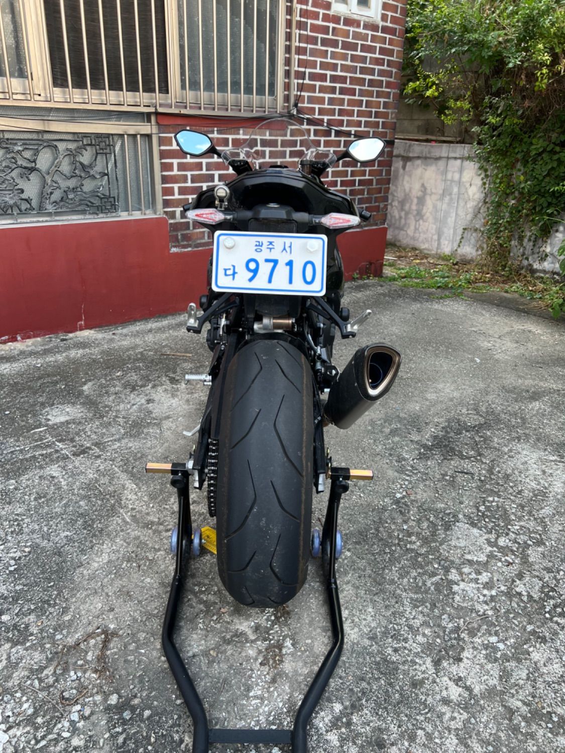 BMW S 1000 RR 2023 블랙 사진 4