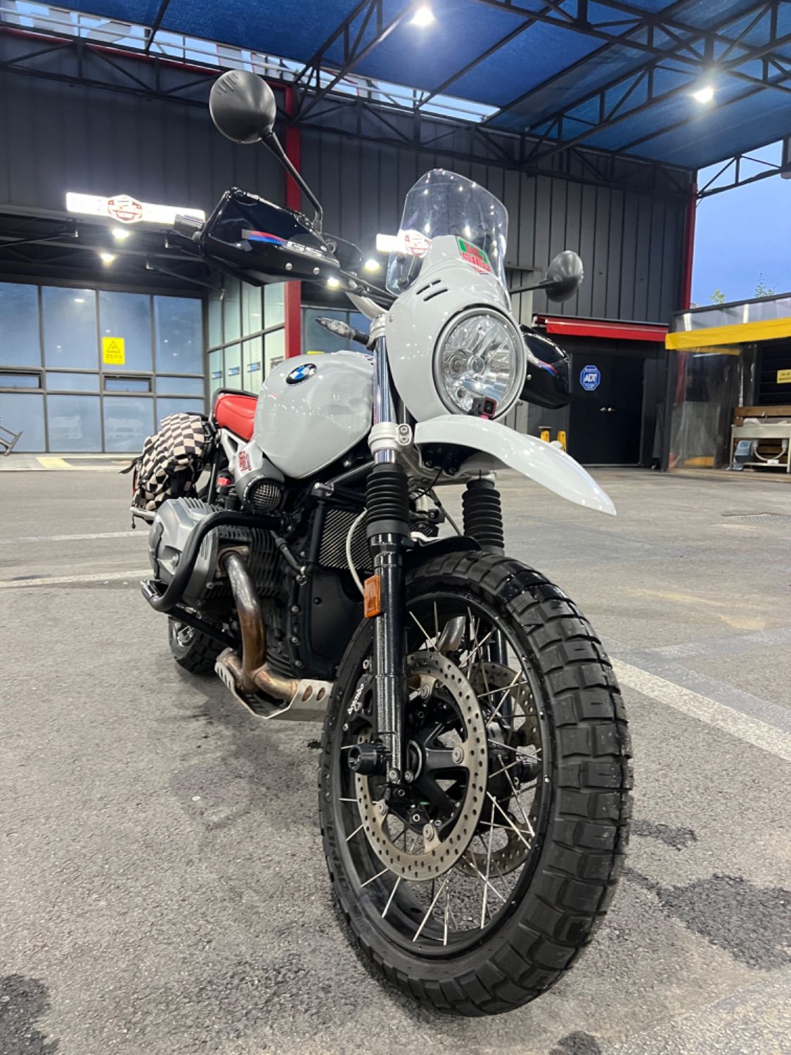 BMW R nine T 어반 GS 2018 화이트 사진 4