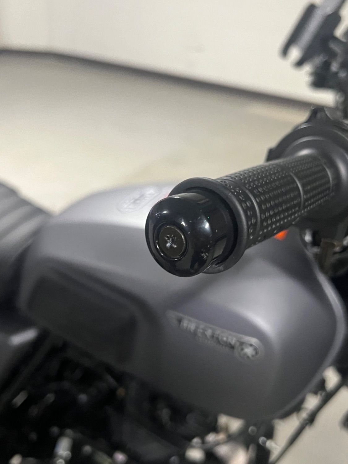 브릭스톤 펠스버그 125 ABS more