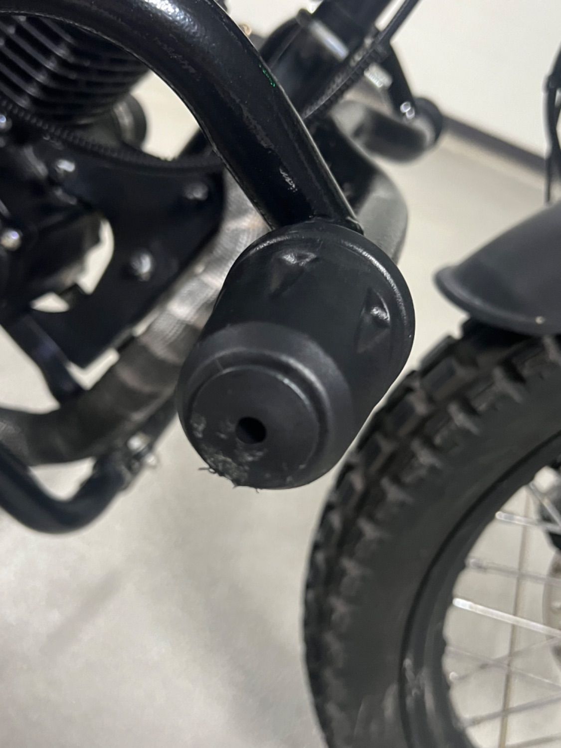 브릭스톤 펠스버그 125 ABS thumb 2