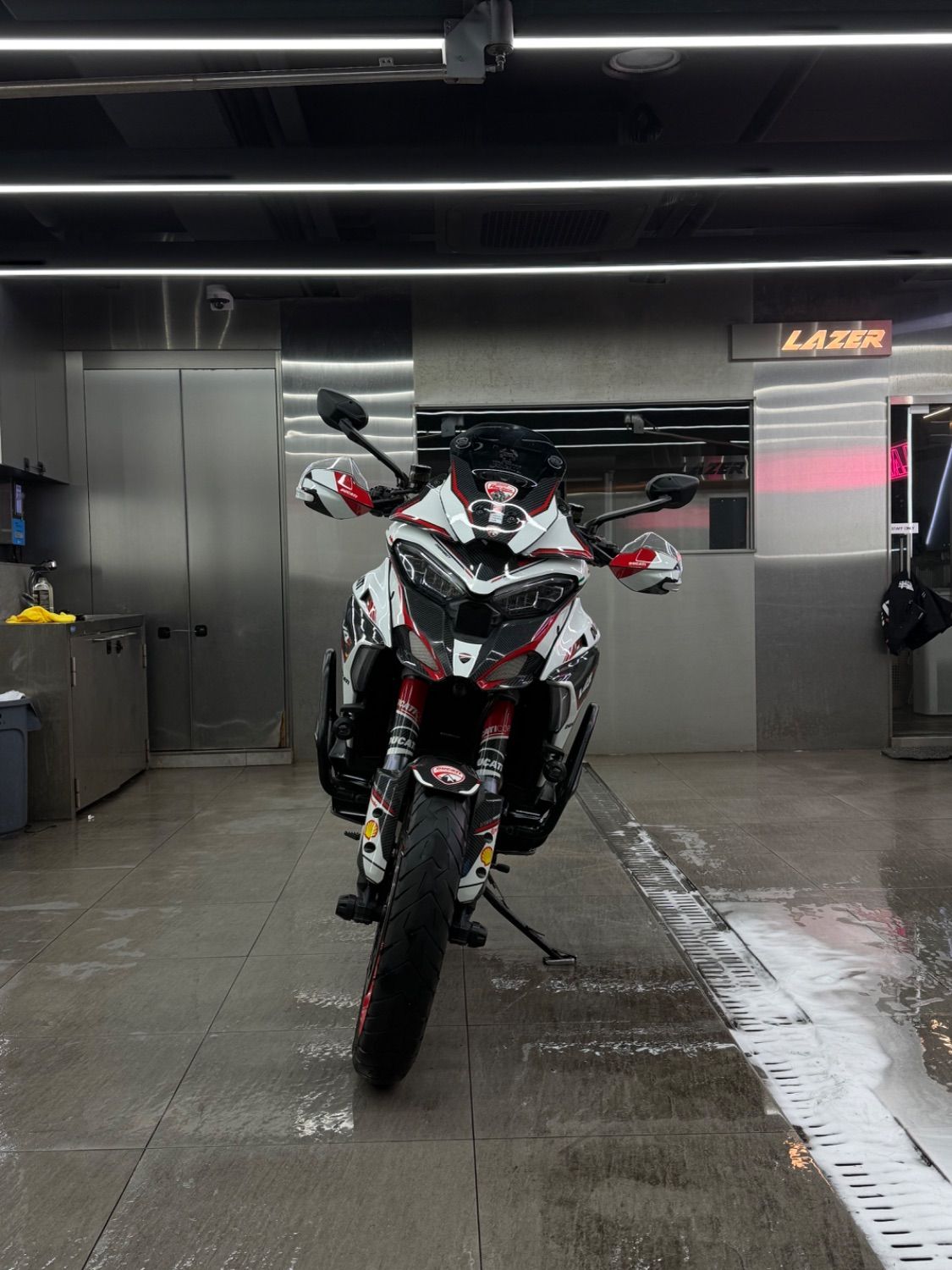 두카티 멀티스트라다 V4 S 2021 화이트 사진 7
