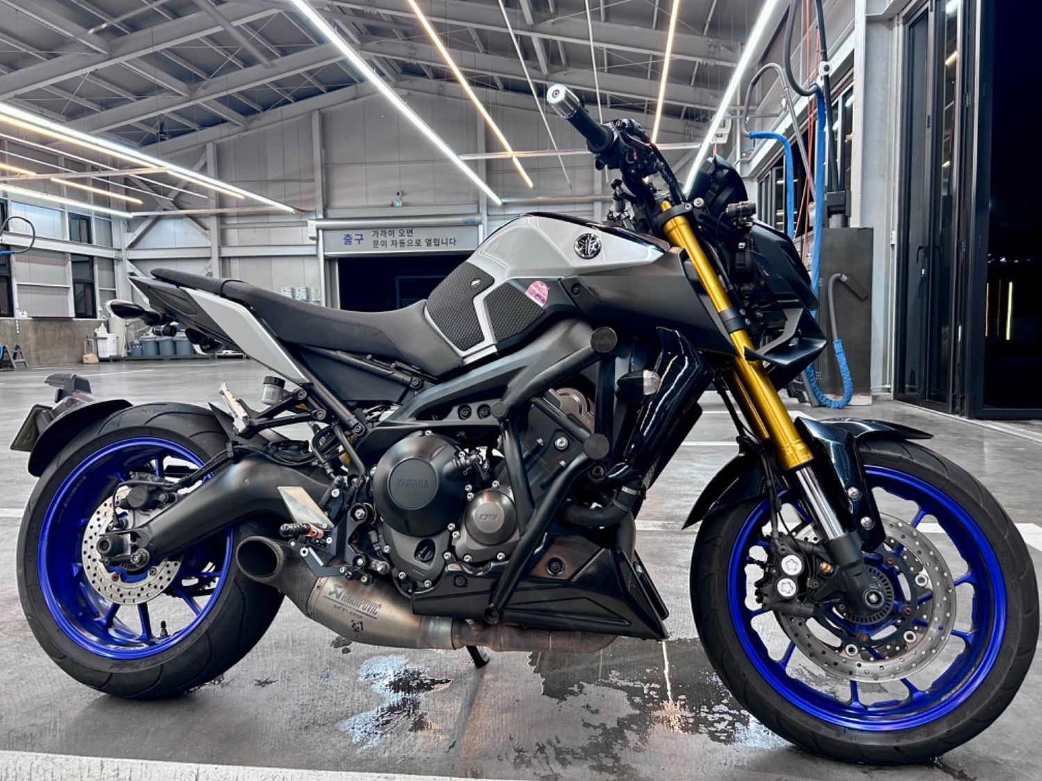 야마하 MT 09 SP thumb 2