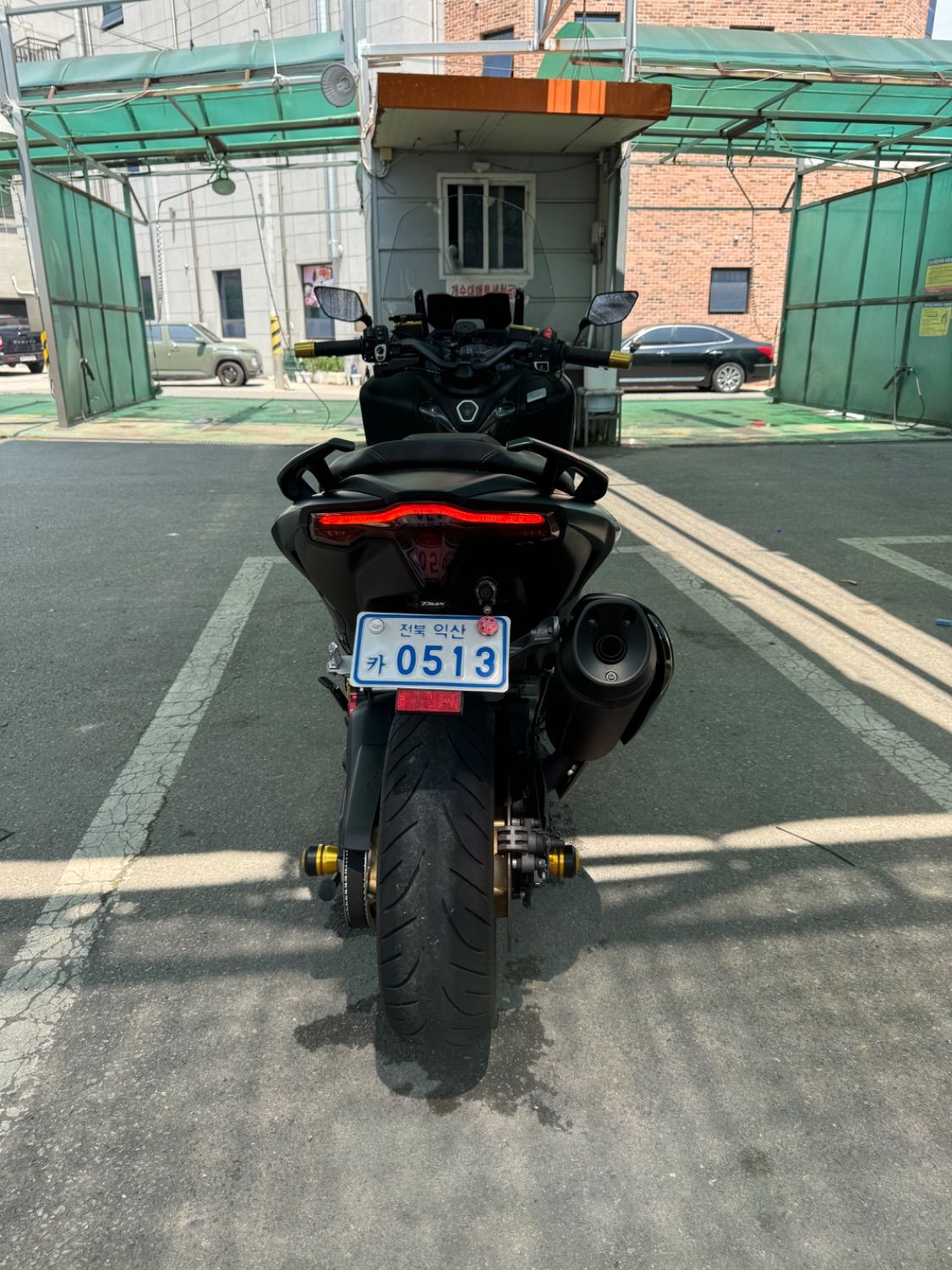 야마하 TMAX 560 more