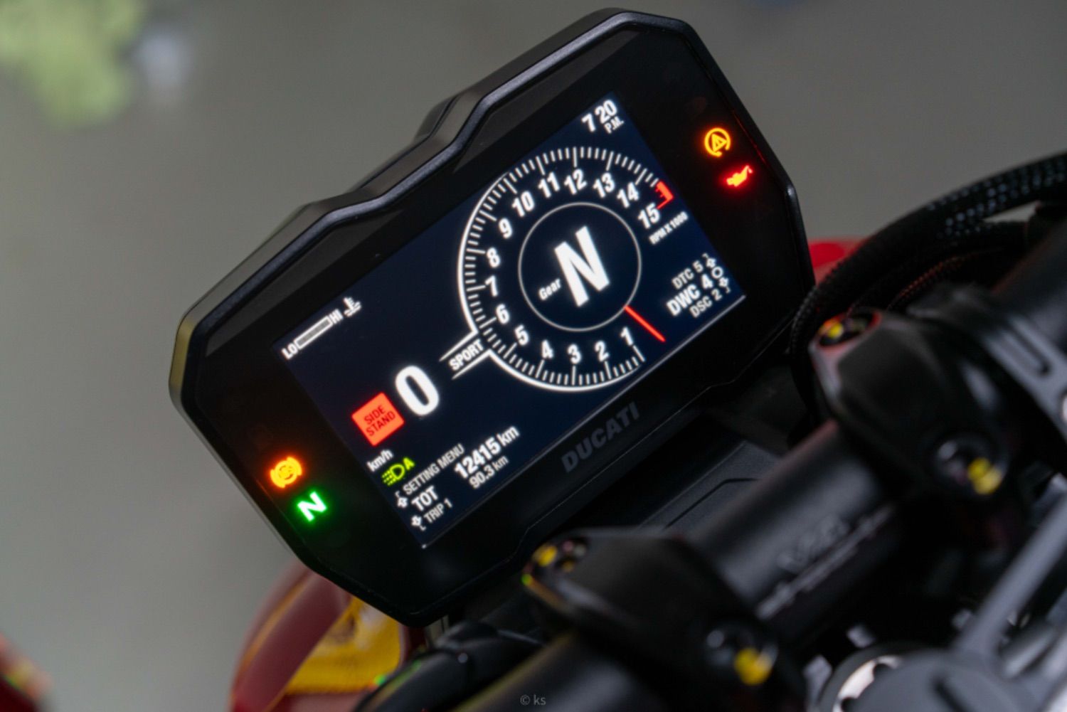 두카티 스트리트파이터 V4 S thumb 2