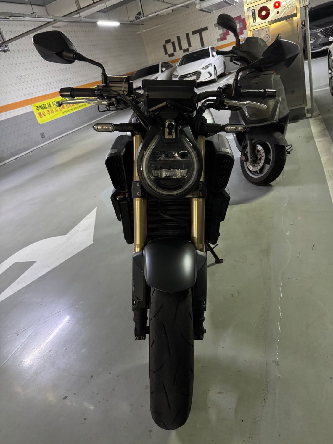 혼다 CB 650 R E-CLUTCH 2024 블랙 사진 3