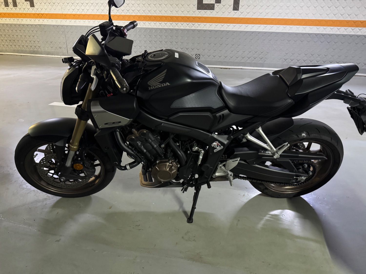 혼다 CB 650 R E-CLUTCH 2024 블랙 사진 2