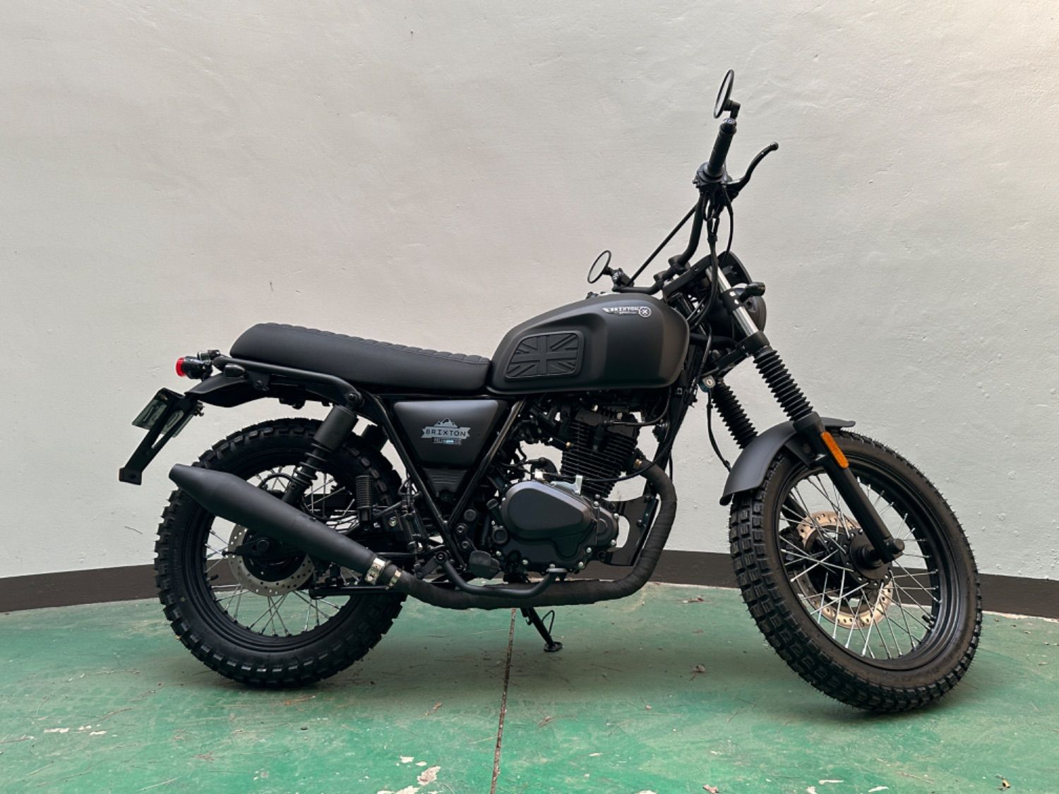 브릭스톤 펠스버그 125 ABS more