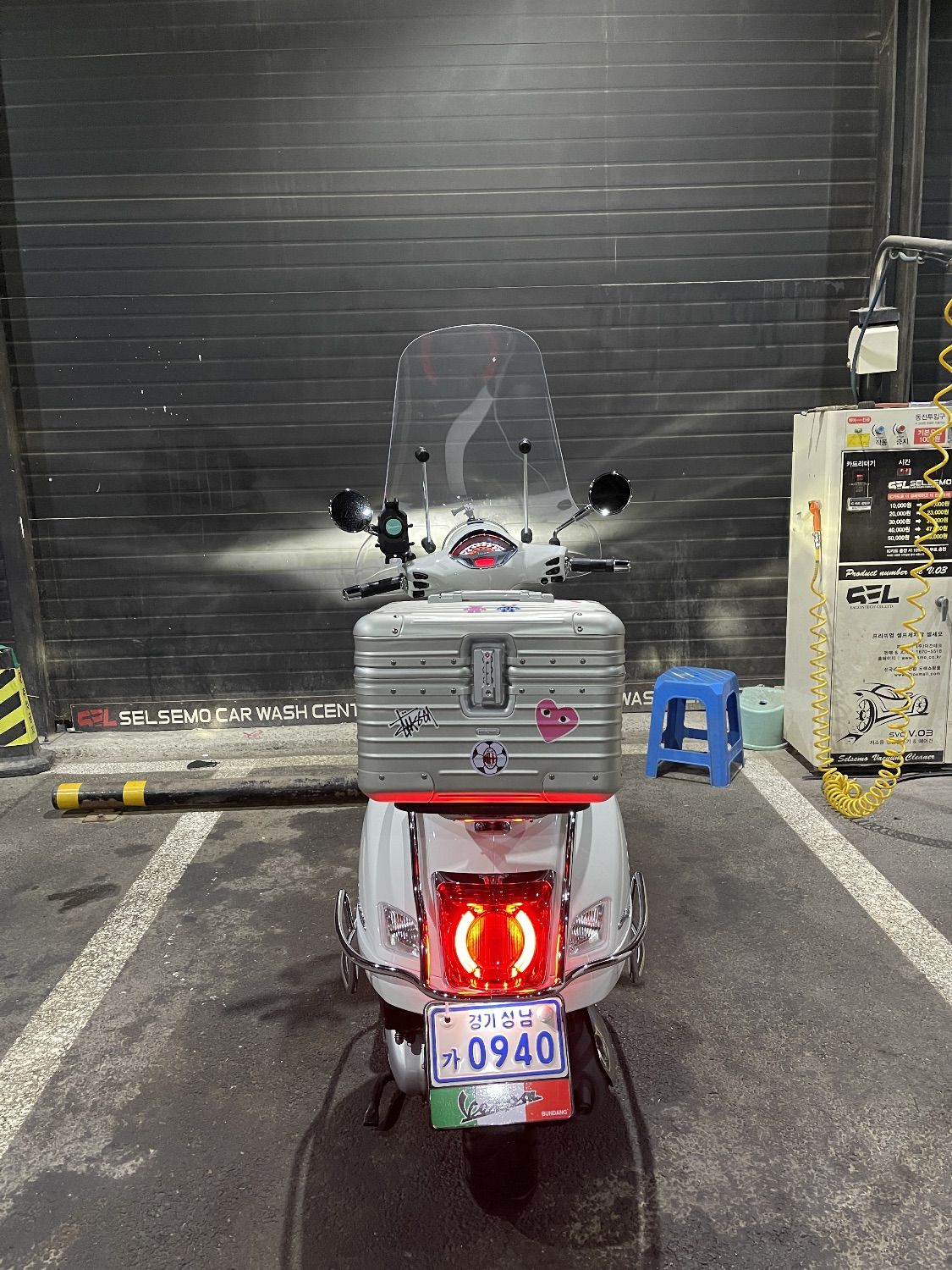 베스파 GTS 125 슈퍼스포츠 more