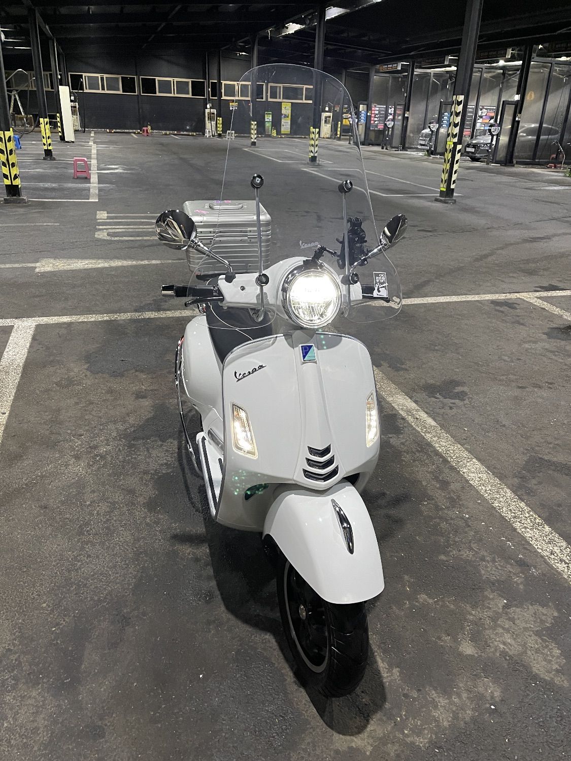 베스파 GTS 125 슈퍼스포츠 thumb 2