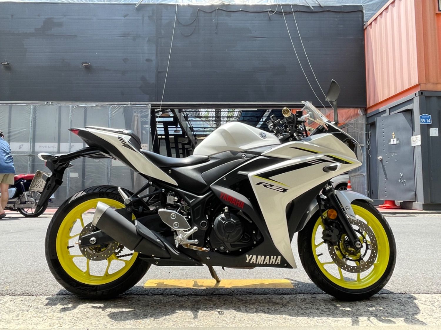 야마하 YZF R3 thumb 2