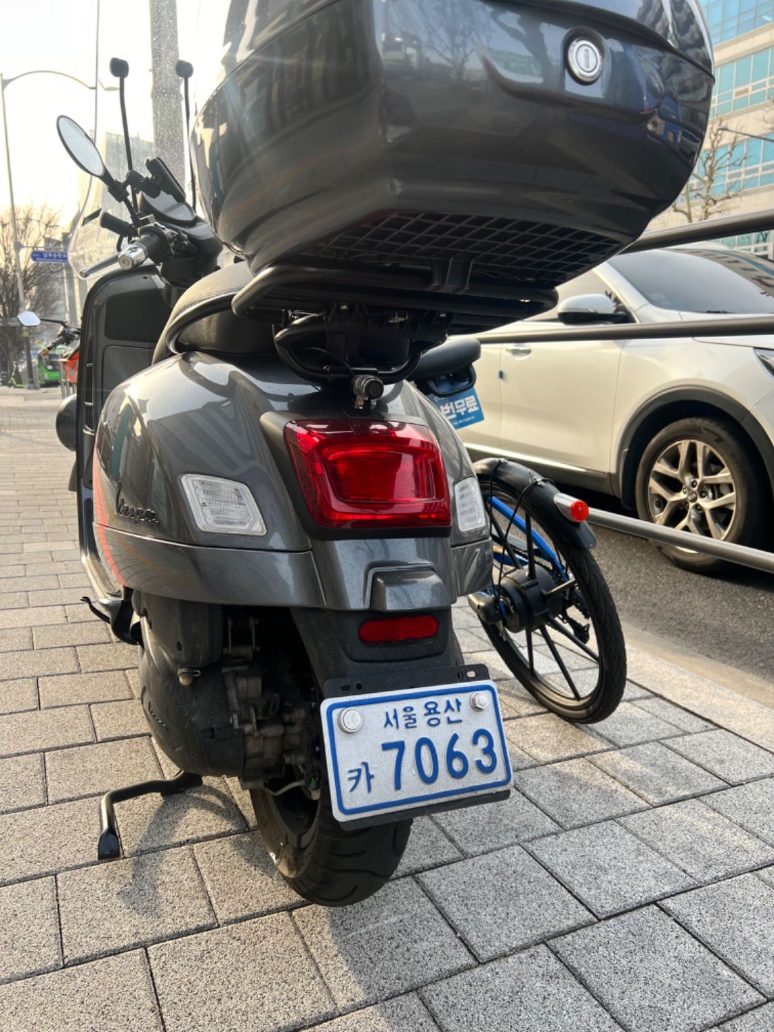 베스파 GTV 300 thumb 2