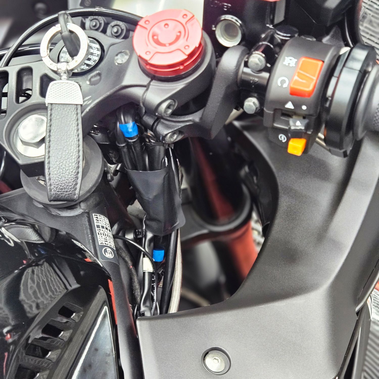 야마하 YZF R3 more