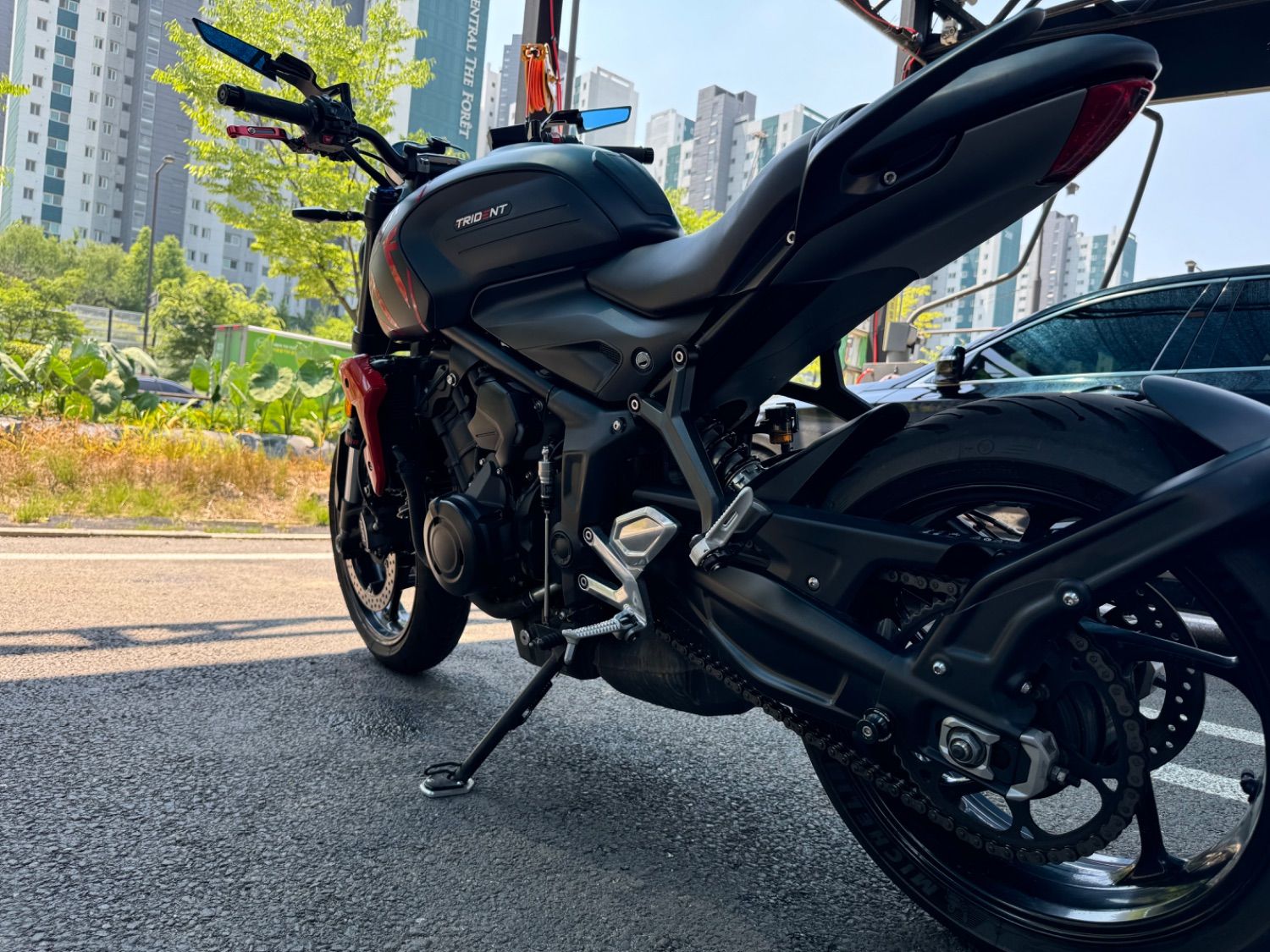 트라이엄프 트라이던트 660 more