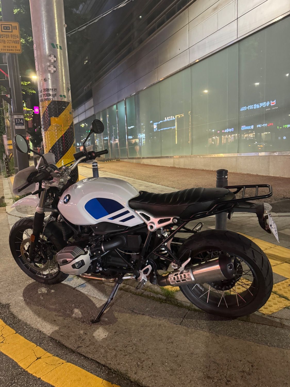 BMW R nine T 어반 GS thumb 2