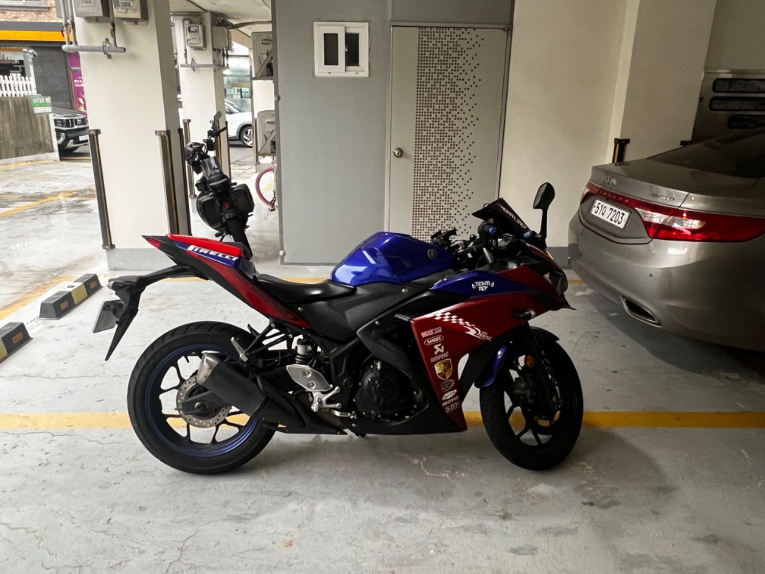 야마하 YZF R3 more
