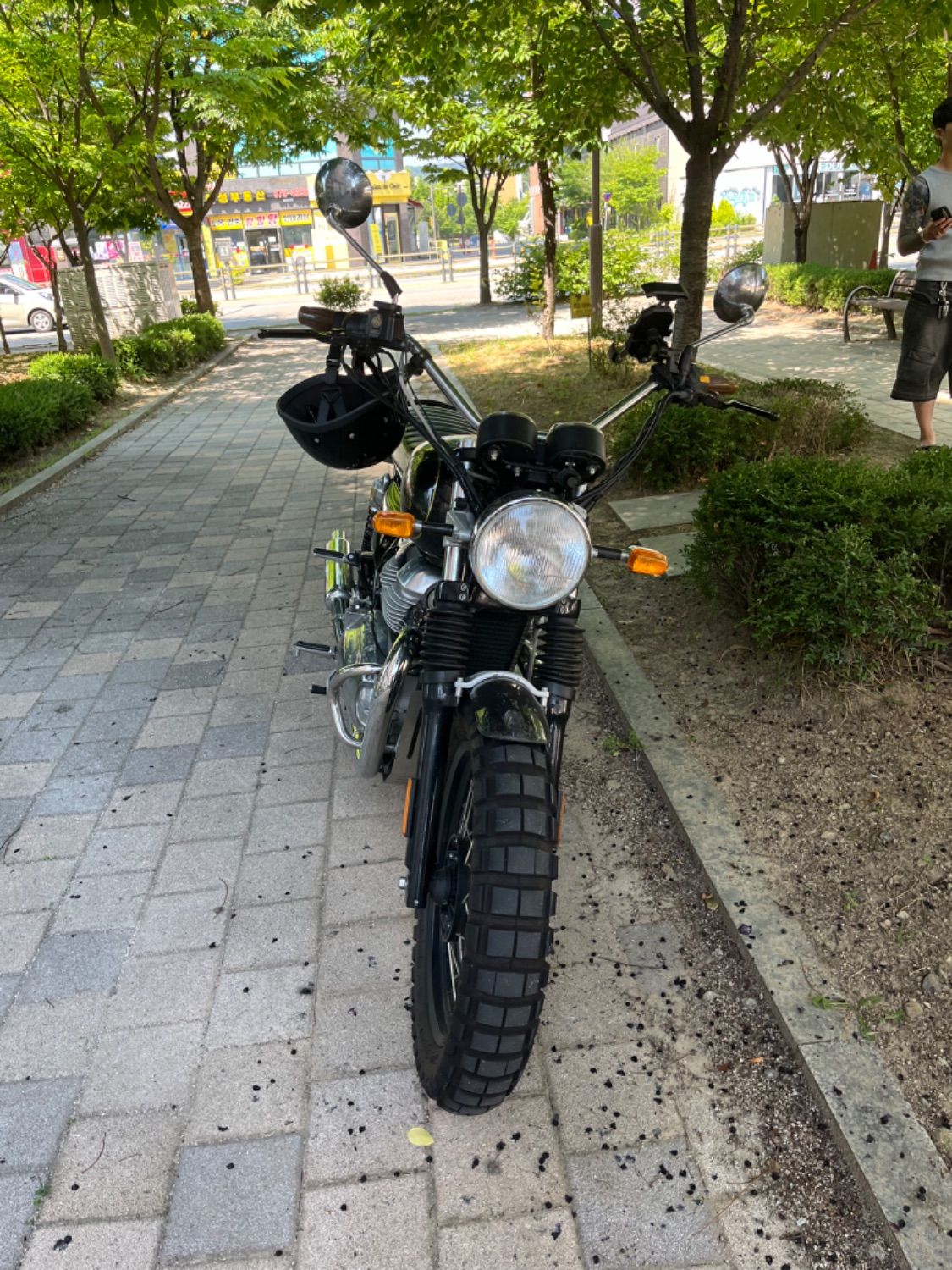 로얄엔필드 인터셉터 650 thumb 2