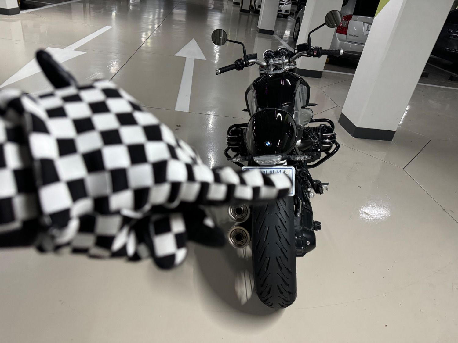 BMW R nine T  thumb 2