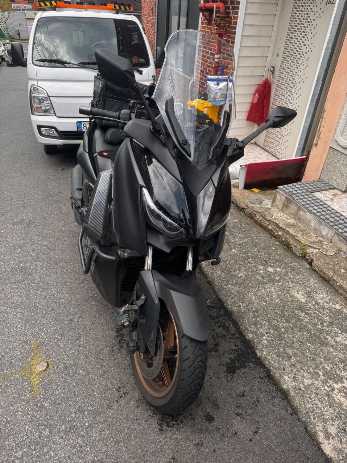 야마하 XMAX 300 ABS more