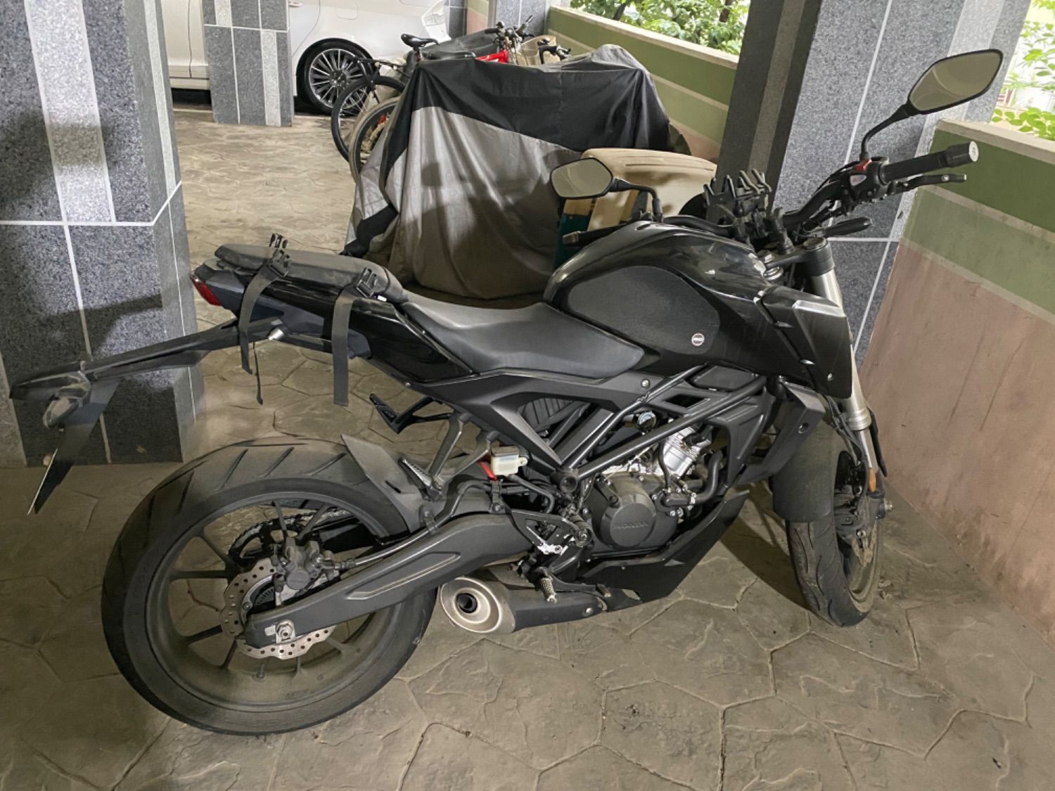 혼다 CB 125 R thumb 2