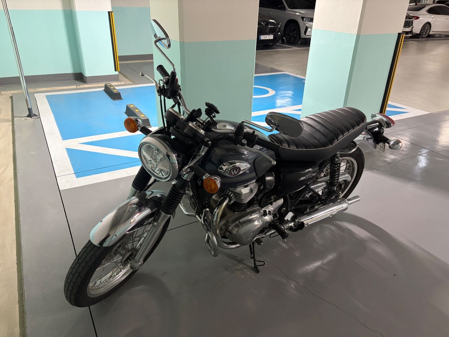 가와사키 W 800 2023 블랙