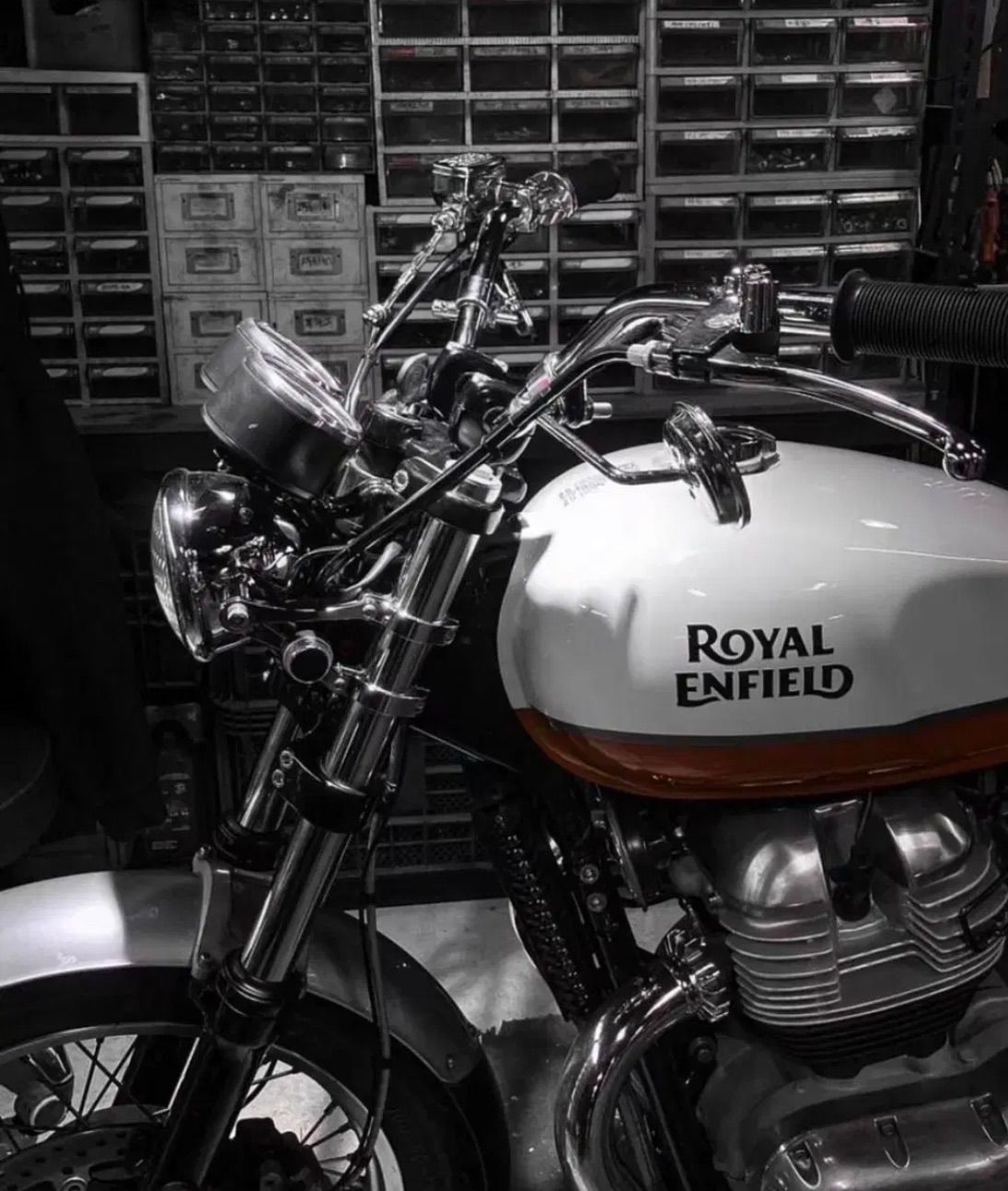 로얄엔필드 인터셉터 650 more