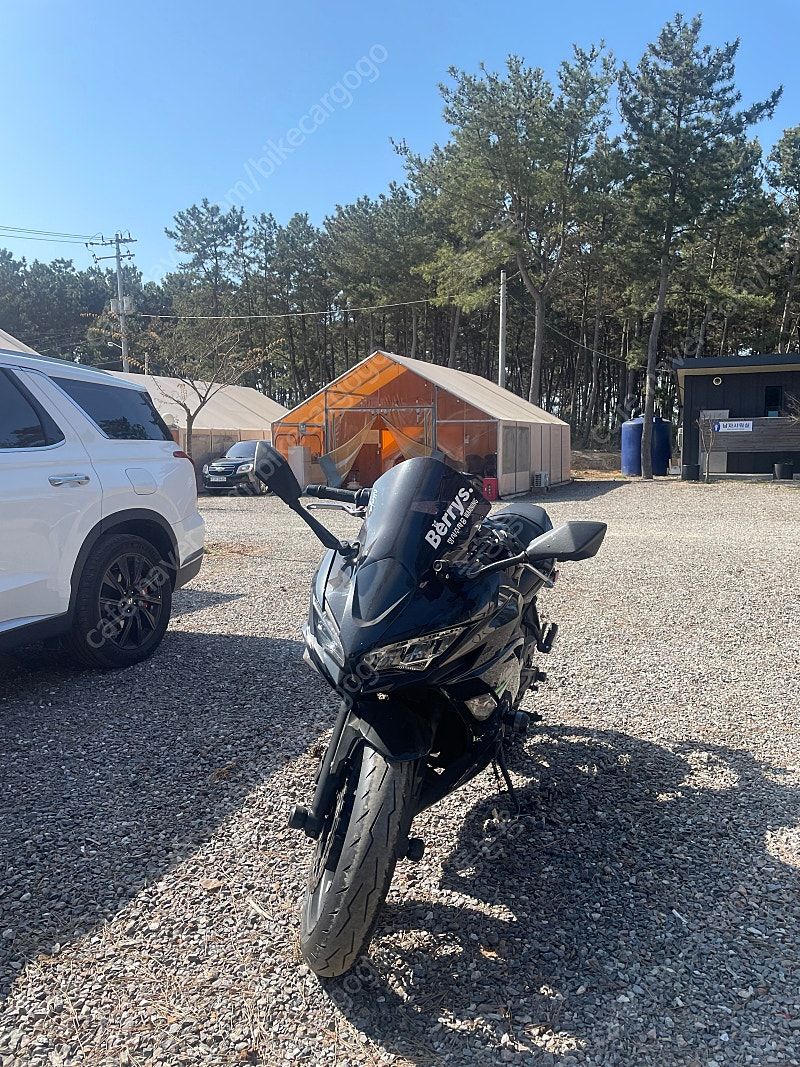 가와사키 닌자 650 thumb 2