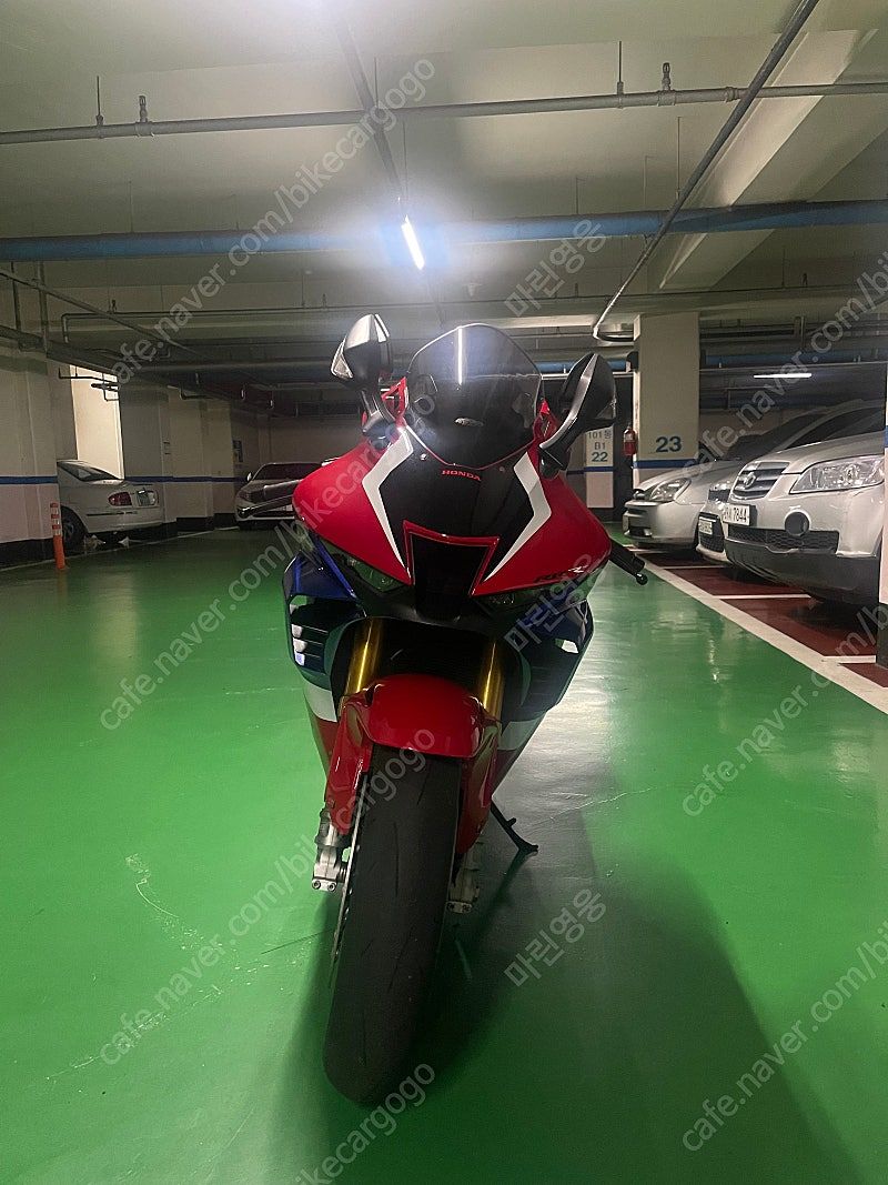 혼다 CBR 1000 RR thumb 2