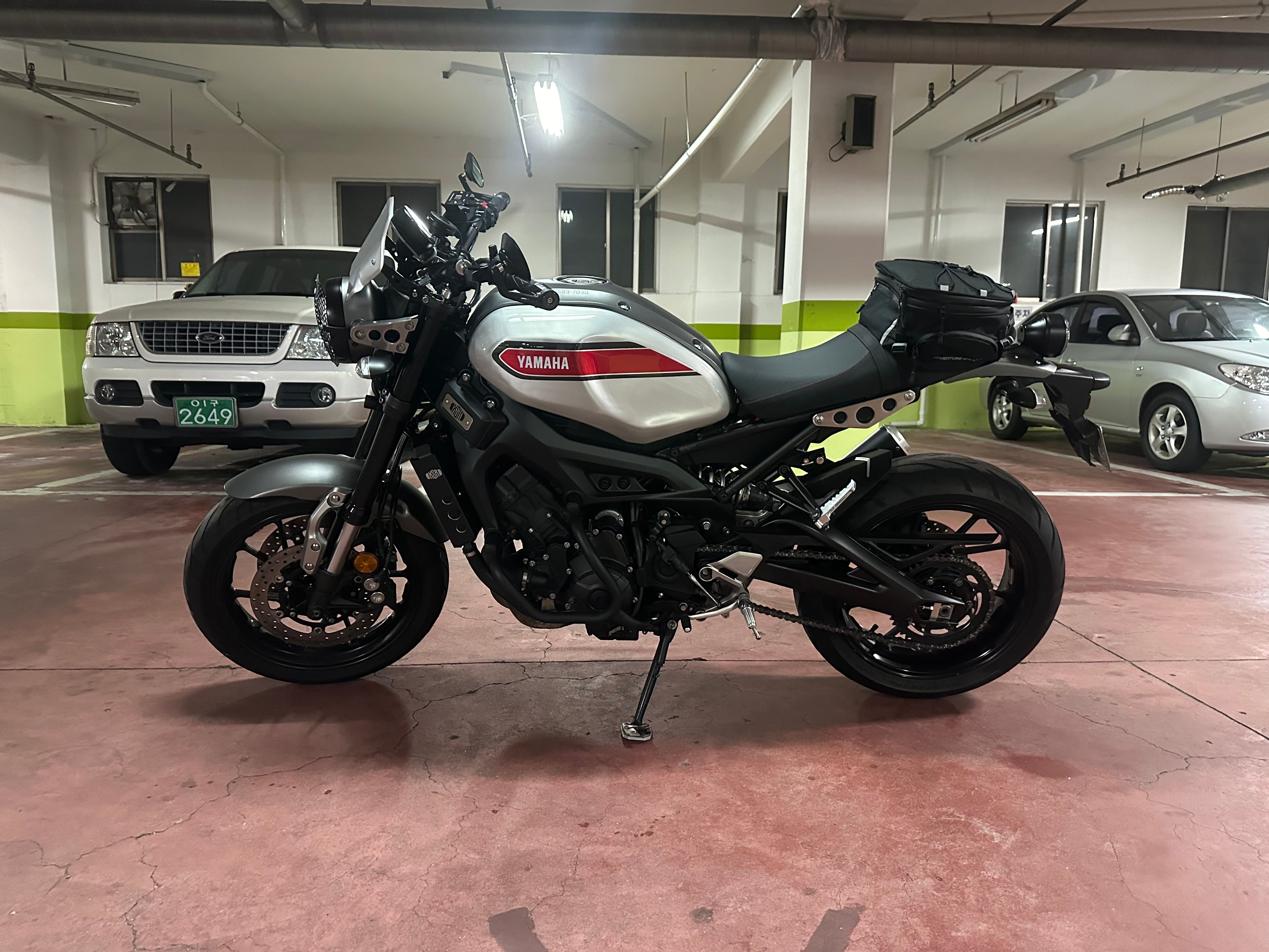 야마하 XSR 900 thumb 2