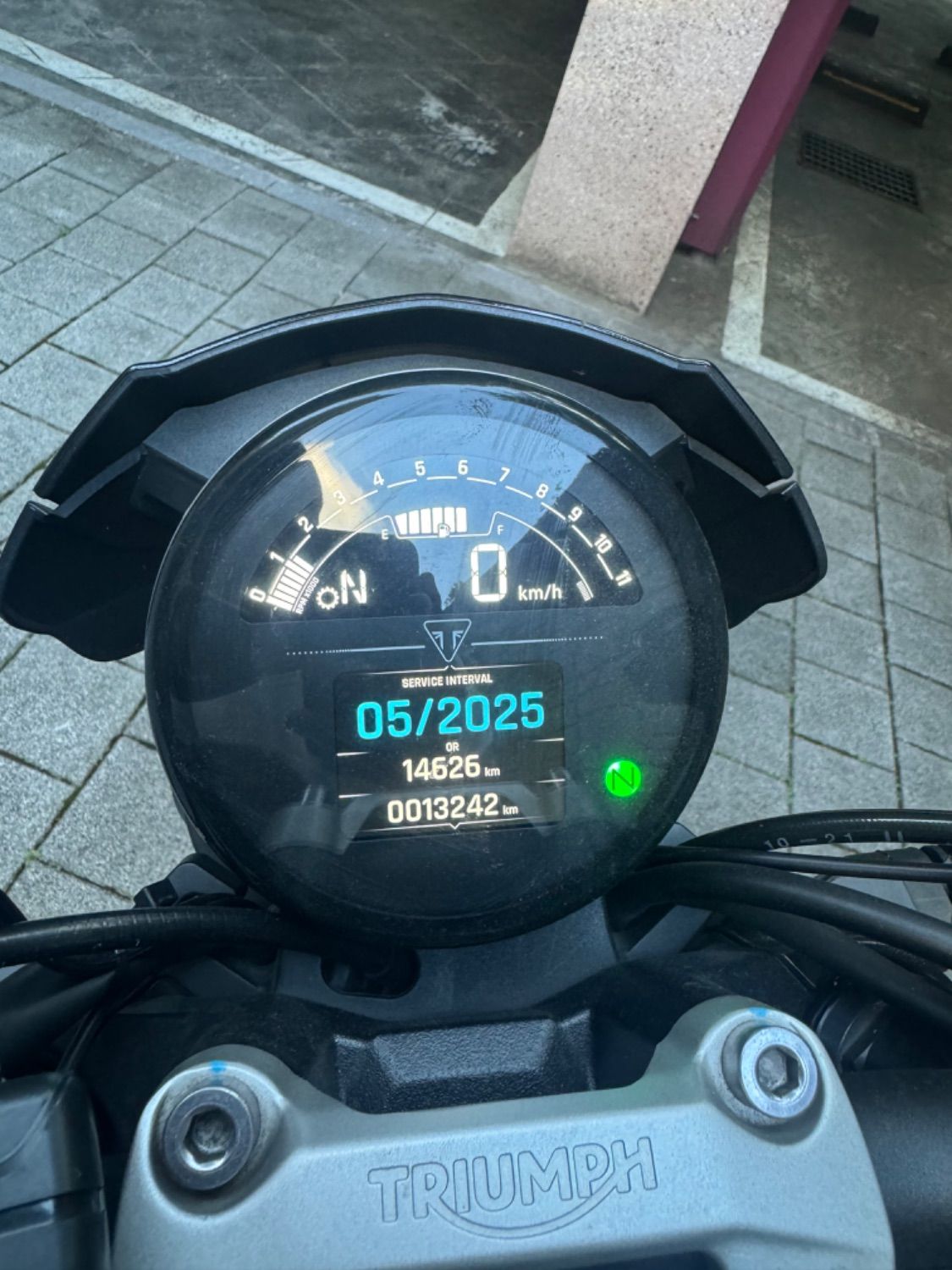 트라이엄프 트라이던트 660 thumb 2