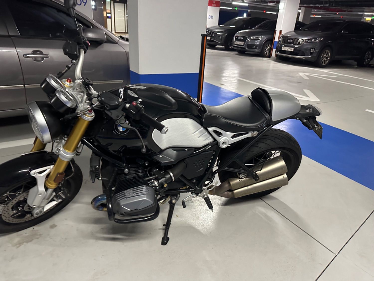 BMW R nine T 2023 블랙 사진 2