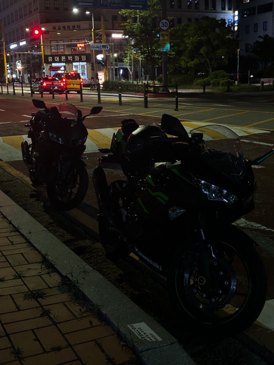 야마하 YZF R3 thumb 2