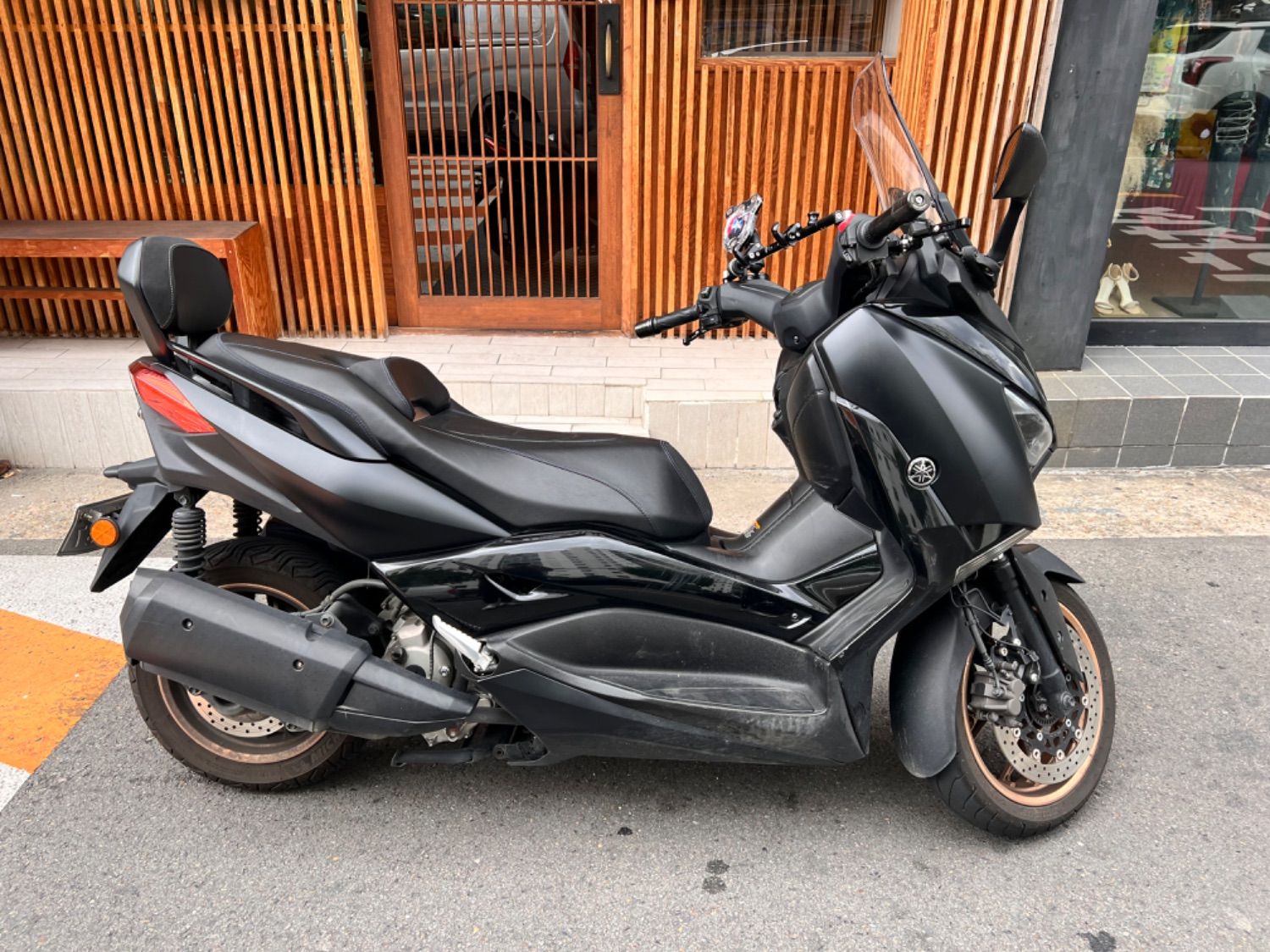 야마하 XMAX 300 ABS thumb 2