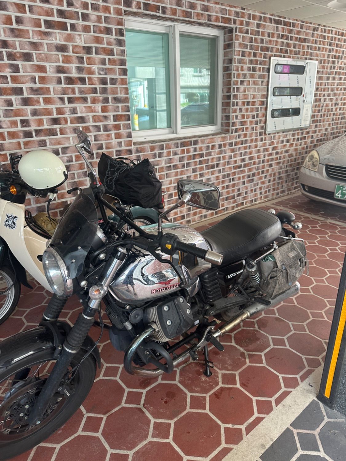 모토구찌 V7 II 스페셜 ABS thumb 2