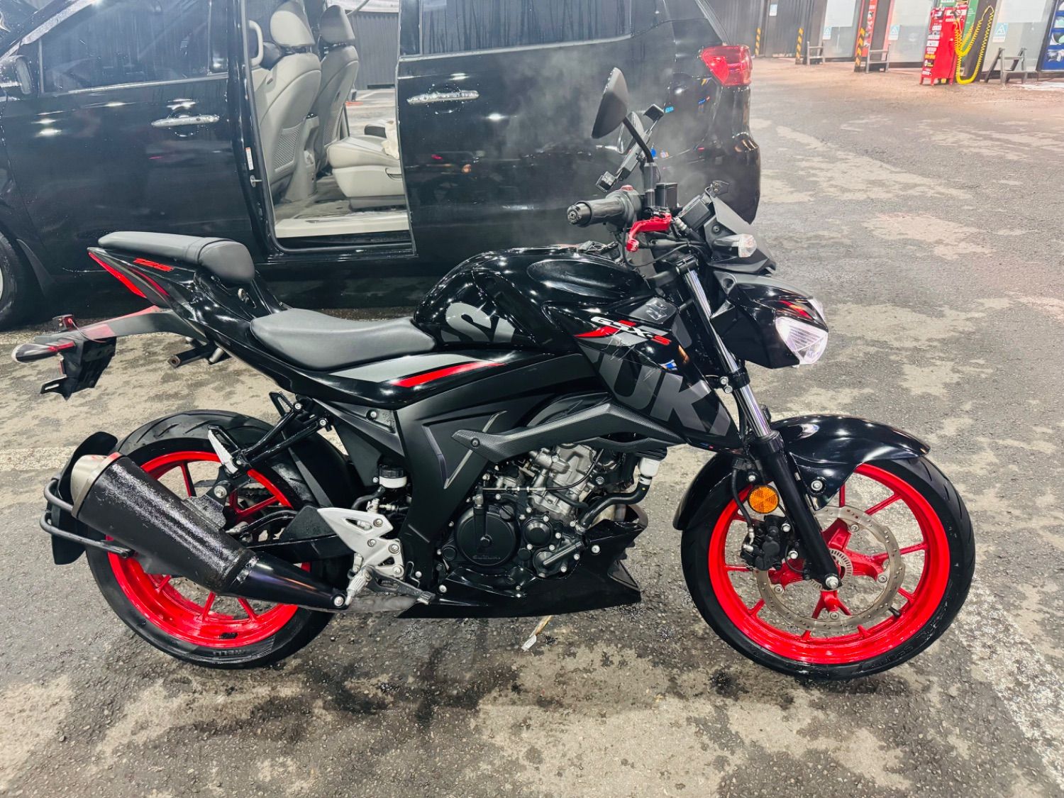 스즈키 GSX S 125 more