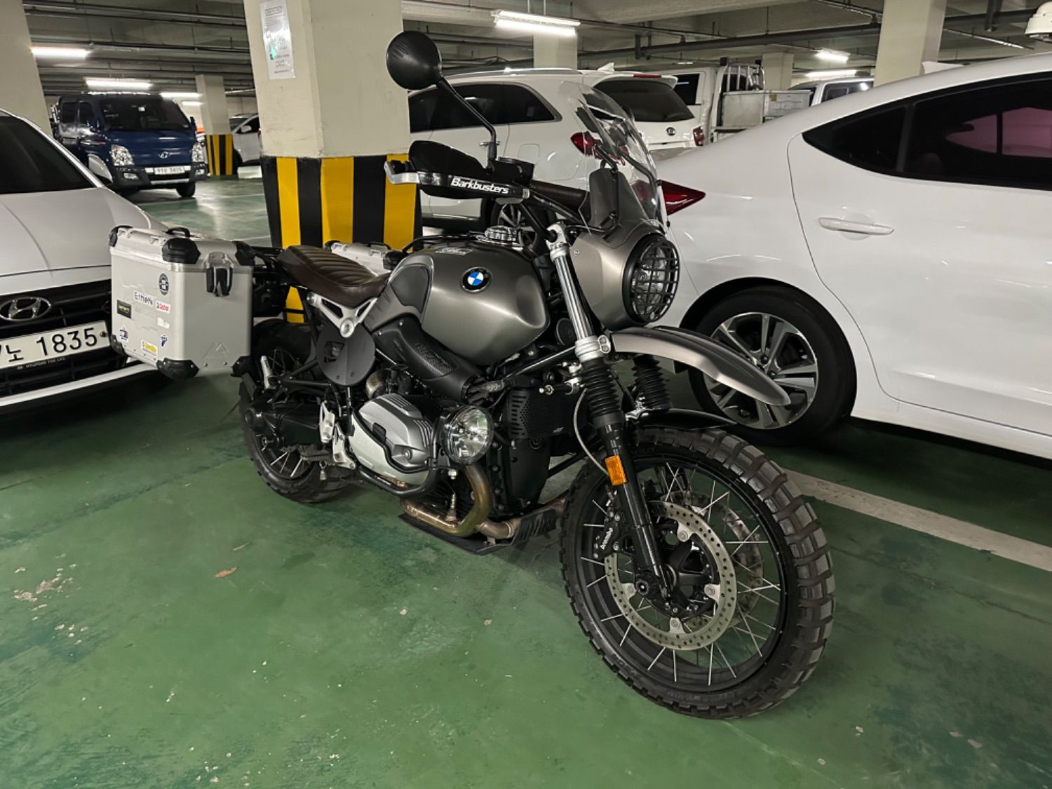 BMW R nine T 스크램블러 thumb 2