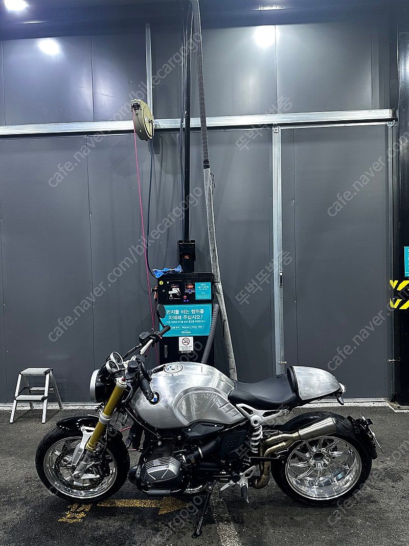 BMW R nine T 2021 실버 사진 6