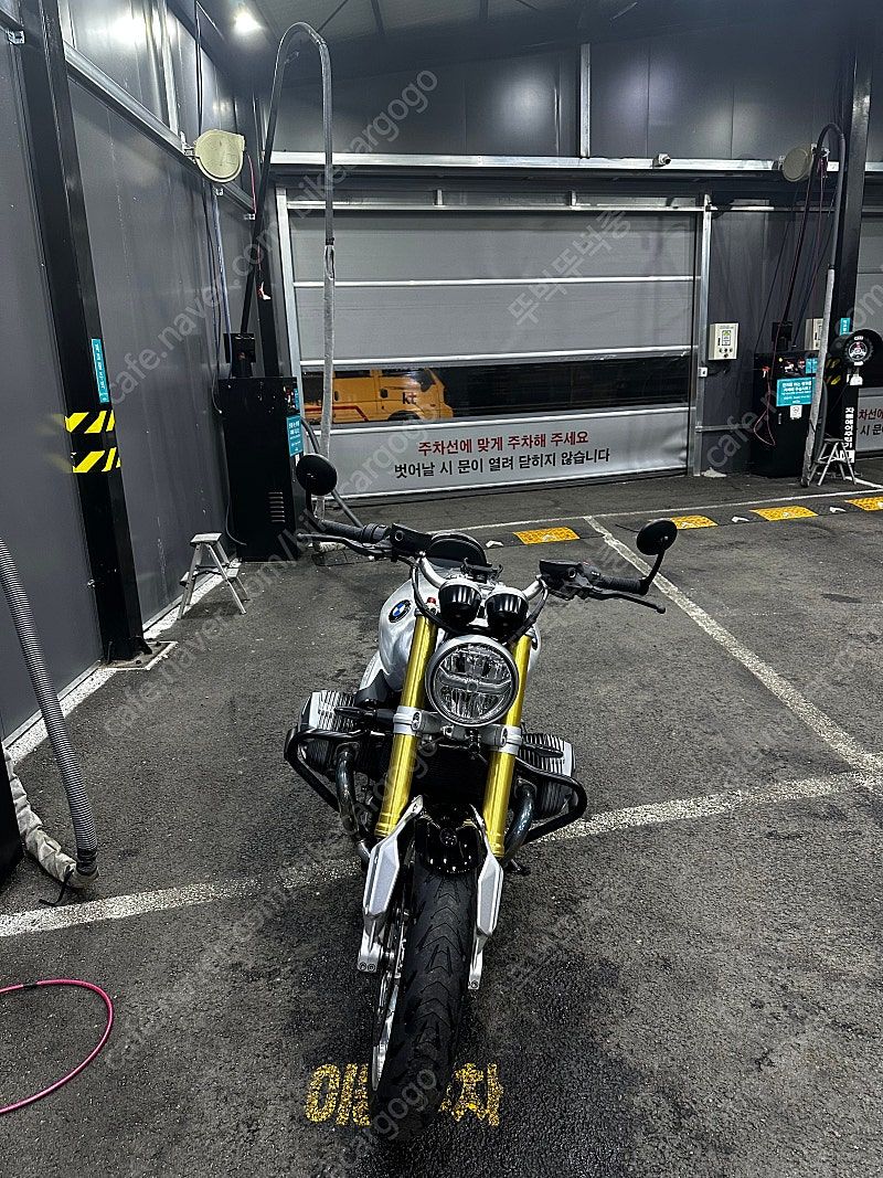 BMW R nine T 2021 실버 사진 5