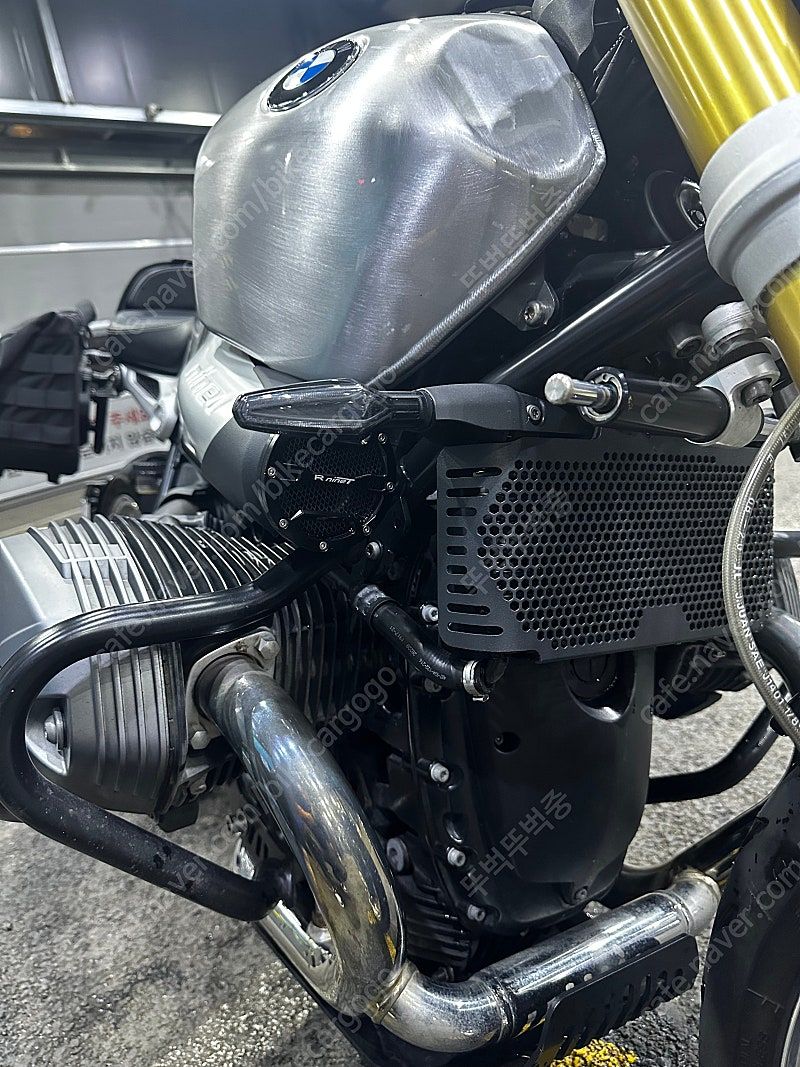 BMW R nine T 2021 실버 사진 3