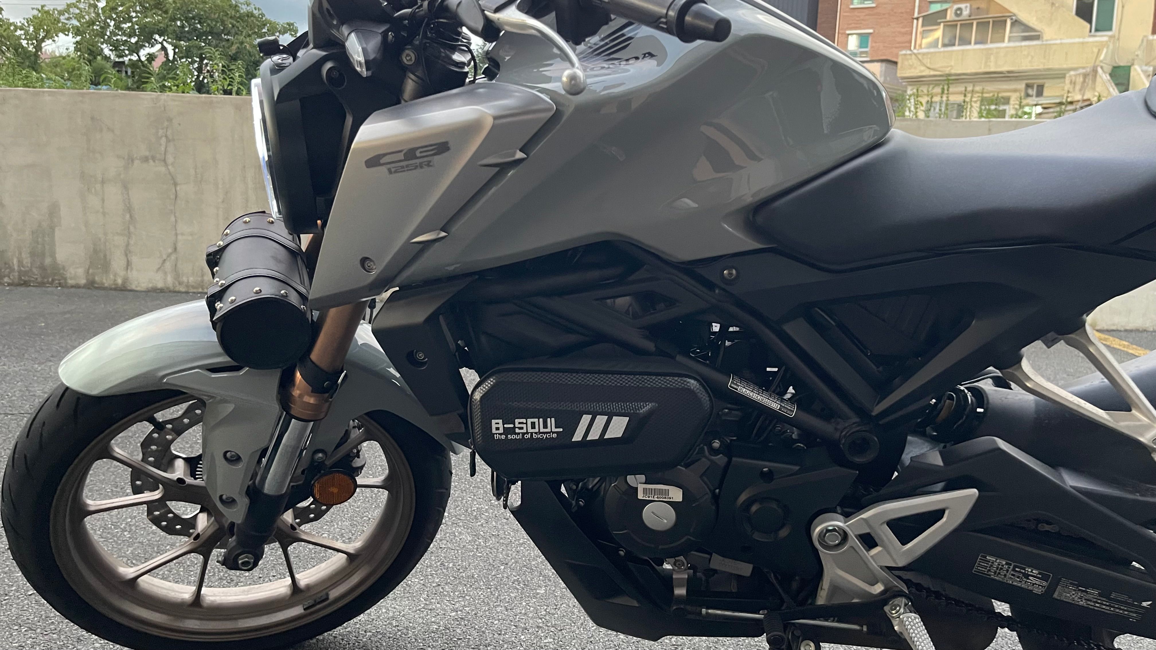 혼다 CB 125 R more