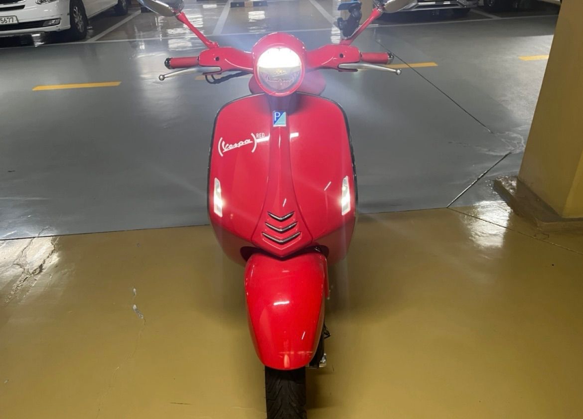 베스파 946 레드 more