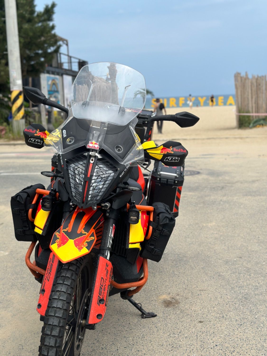 KTM 890 어드벤처 S more