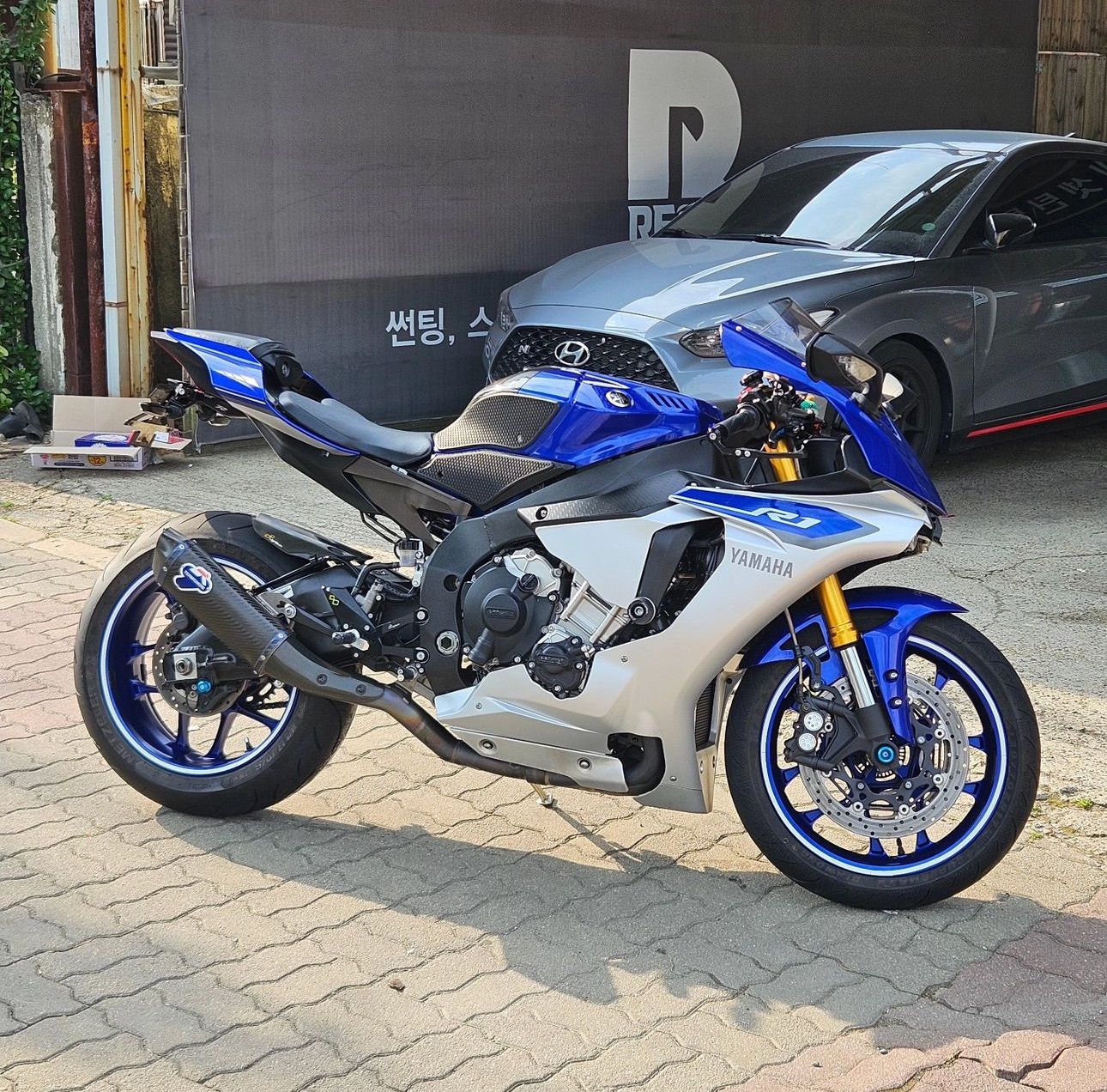 야마하 YZF R1 thumb 2