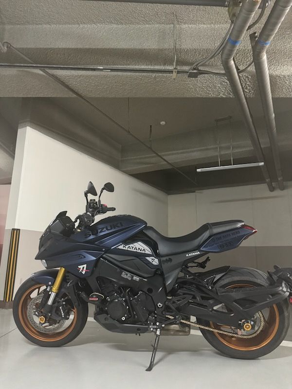 스즈키 카타나 1000 thumb 2