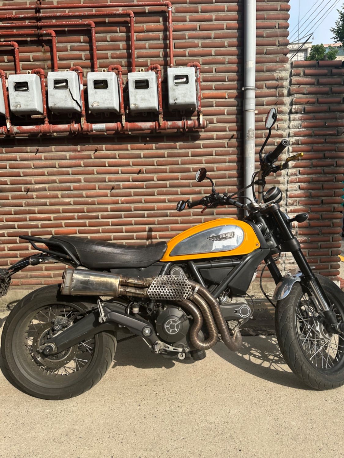 두카티 스크램블러 클래식 thumb 2